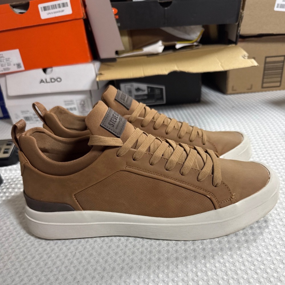 Steve Madden Sneakers Mens 11 Dack Tan Casual DACK01M1 EUC